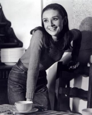 Audrey Hepburn Poster 16inx24in