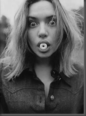 Kate Winslet Poster Black and White Poster 27"x40" The Poster Depot